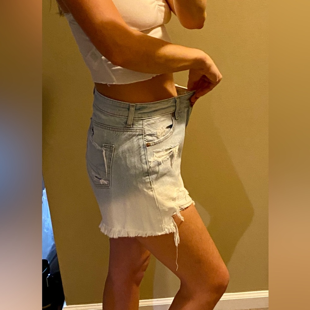 American Eagle Distressed Jean Short BNWT - Picture 3 of 8